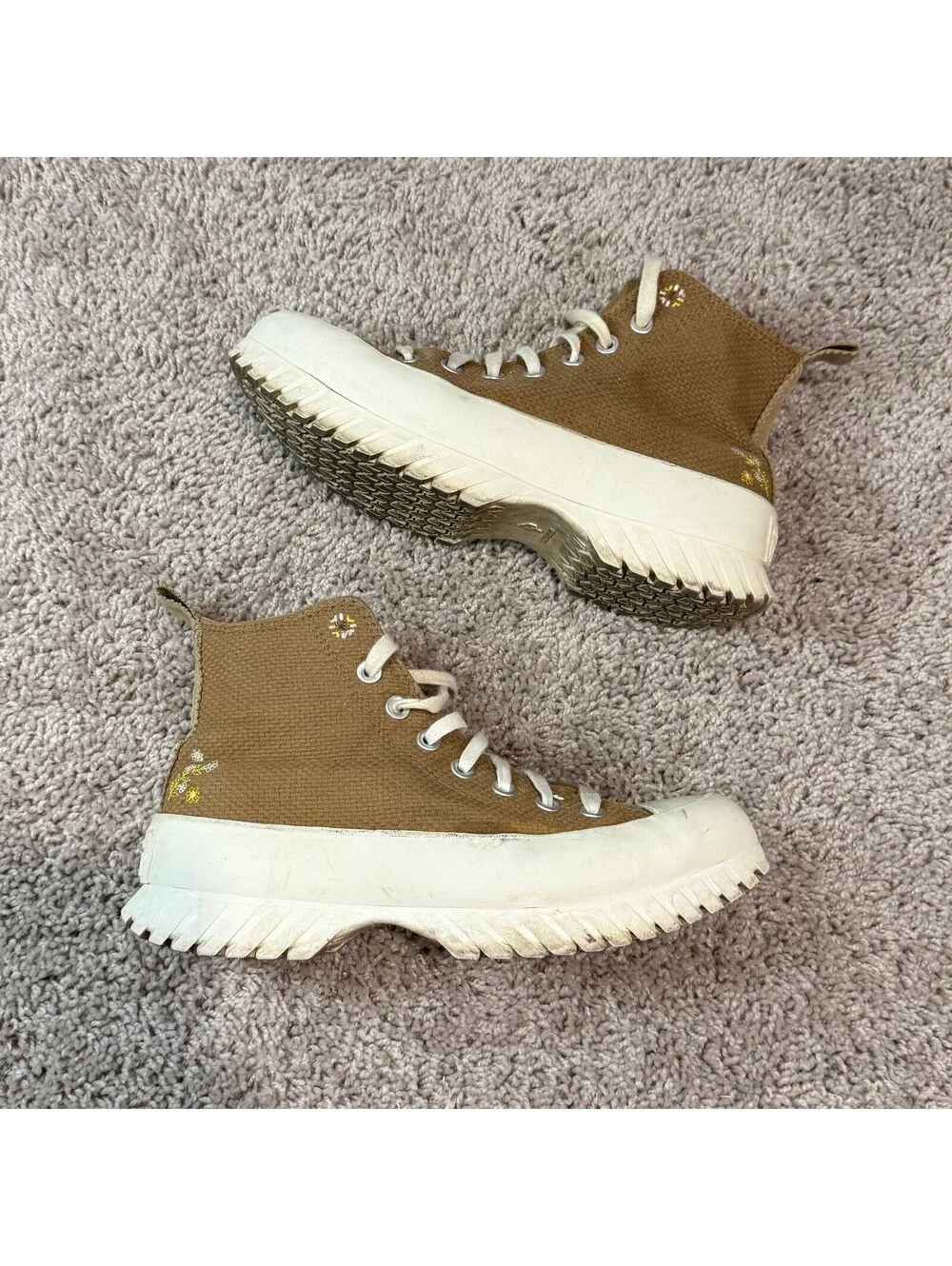 Converse Chuck Taylor All Star Lugged Platform High Autumn Embroidery size 8.5